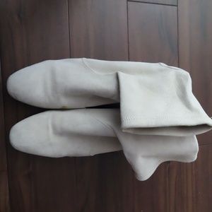 STUART WEITZMAN White Suede Bootie - USED